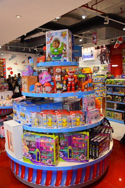 Biggest Christmas Reveal event at Toy Store-ABC Verdun